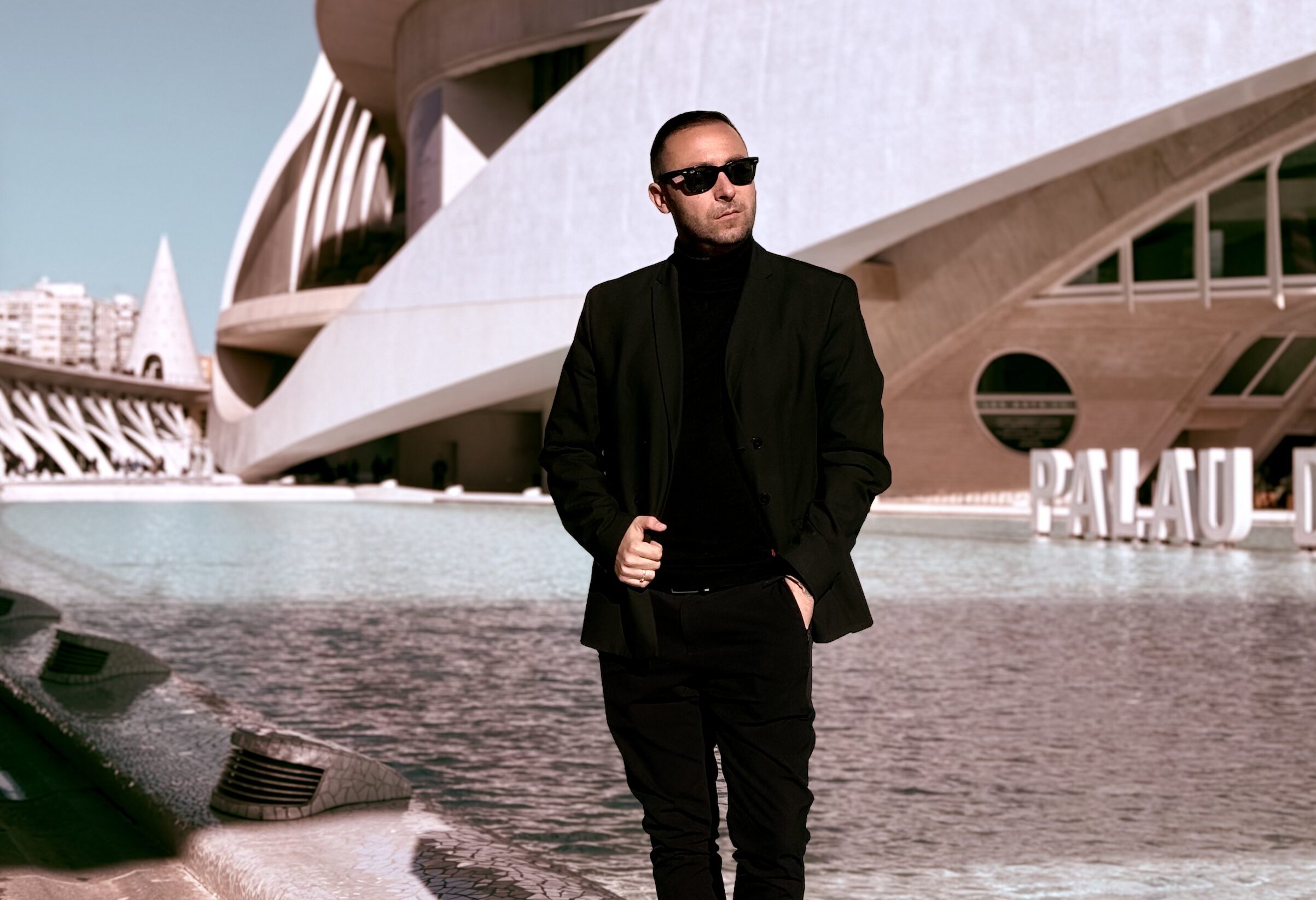 Alex del Toro: DJ de las alfombras rojas y las celebraciones exclusivas