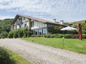 Iturregi: el triángulo del arte, el paisaje y la hospitalidad