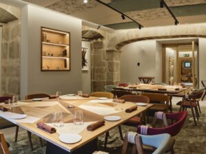 Palacio de Samaniego: el hotel donde la alta gastronomía dialoga con el arte de la familia Rothschild